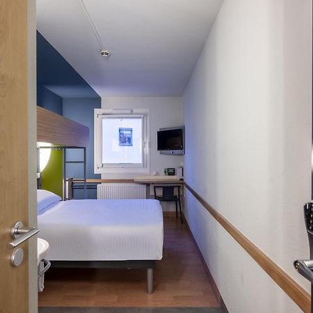 ibis budget Duesseldorf Hilden Buitenkant foto